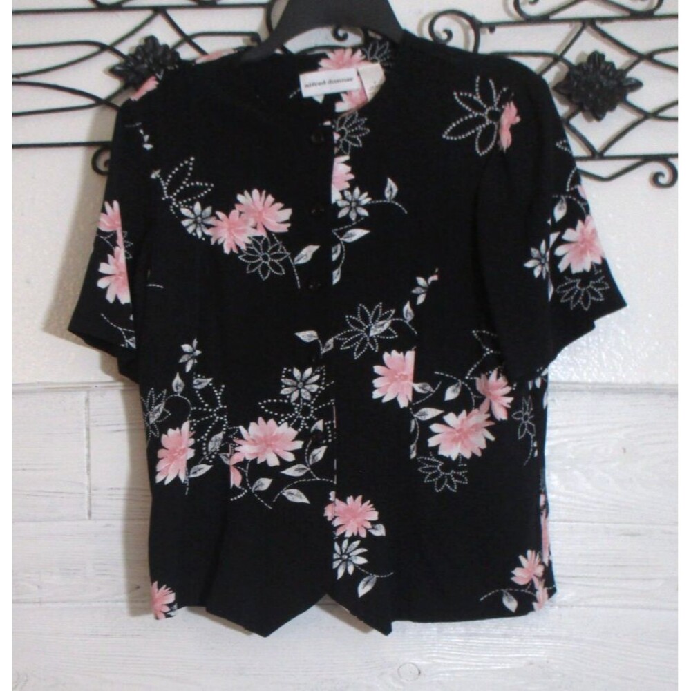 Alfred Dunner Women's Top Size 8/M Short Sleeve Black Floral Button Up